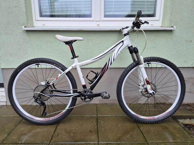 Juniorské kolo Specialized 26, vel.S, převody 1x10