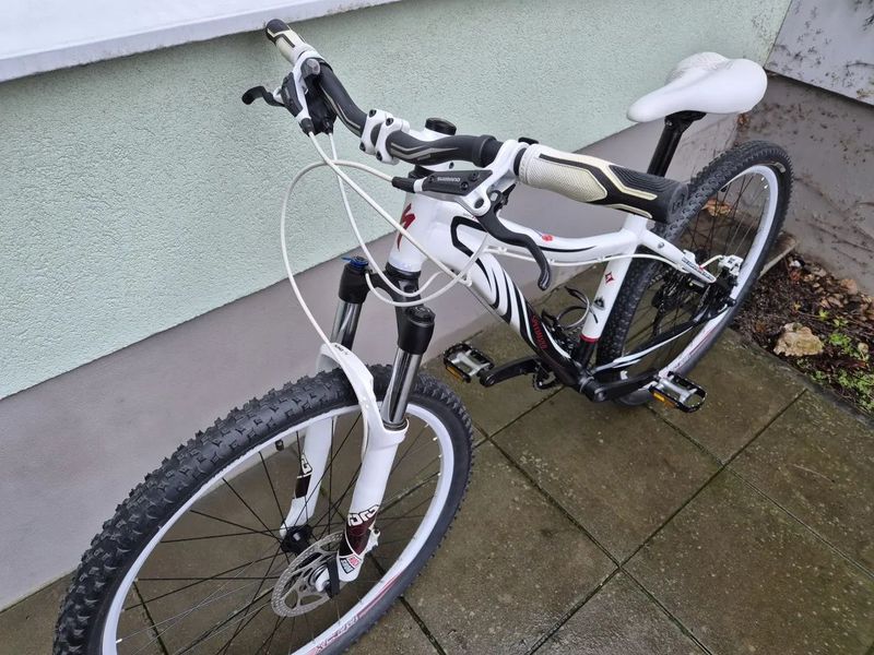 Juniorské kolo Specialized 26, vel.S, převody 1x10