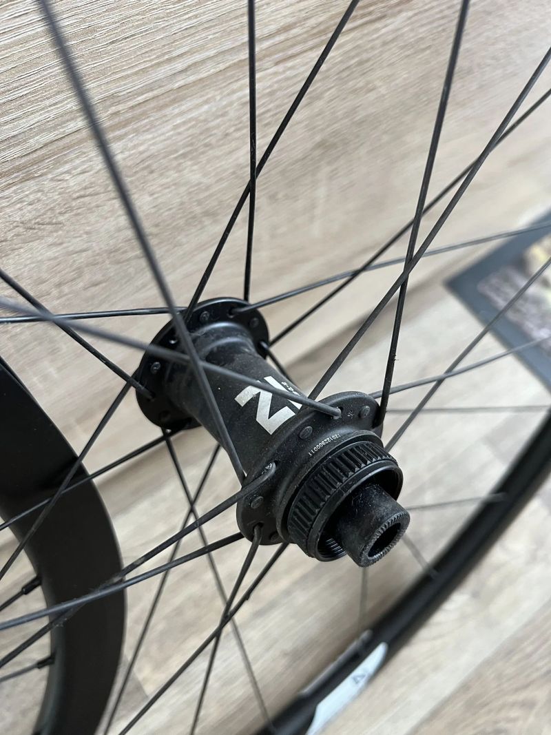 Gravel kola Novatec Thirty