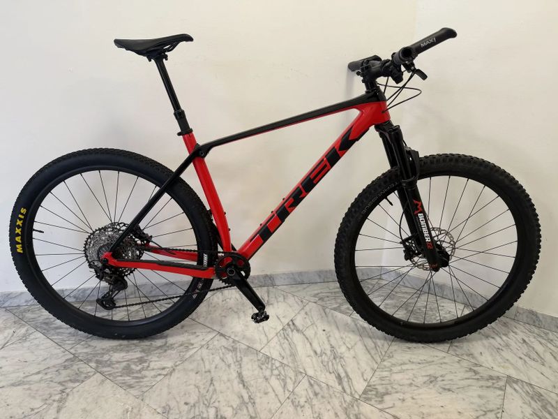 Trek Procaliber 9.6 (XL) – Downcountry Tuning za 32 tis., Vidlice Marzocchi Z2 120mm