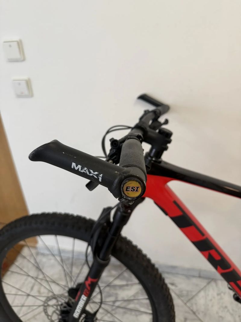 Trek Procaliber 9.6 (XL) – Downcountry Tuning za 32 tis., Vidlice Marzocchi Z2 120mm