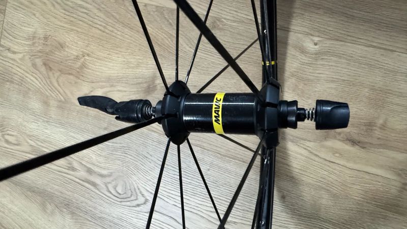 Prodám zapletená kola Mavic Ksyrium SL. 