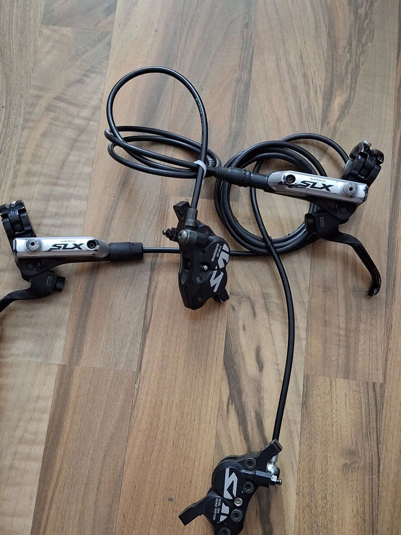 Pár hydraulických brzd Shimano Saint - 4 písty