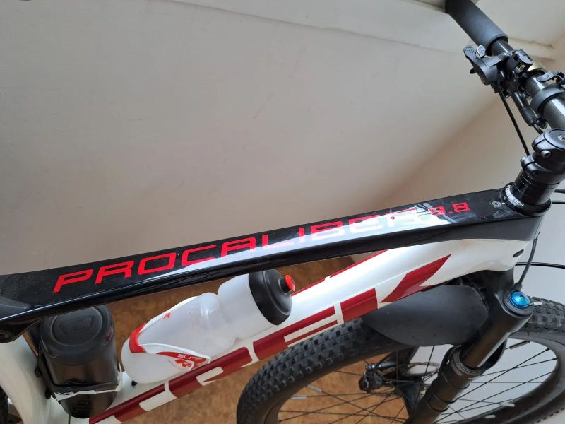 Trek PROCALIBER 9.8 karbonové kolo