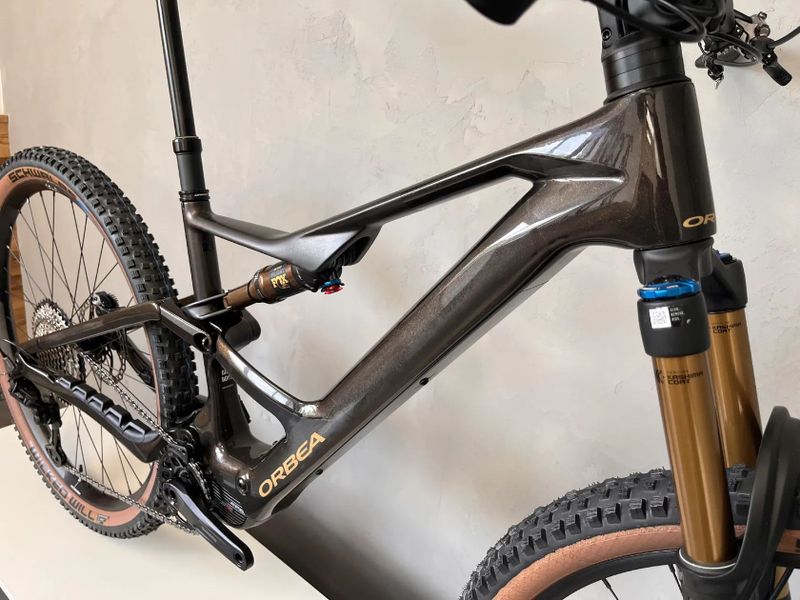 Elektrokolo ORBEA RISE SL M10 420Wh, váha 18,5kg