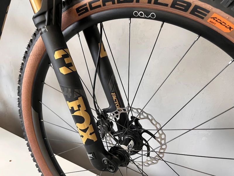 Elektrokolo ORBEA RISE SL M10 420Wh, váha 18,5kg