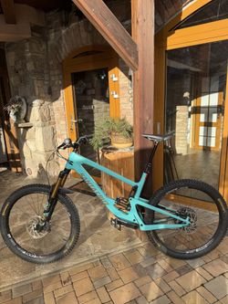 Santa Cruz Bronson TOP