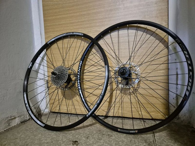 Zapletená kola 29' BONTRAGER- rychloupínák