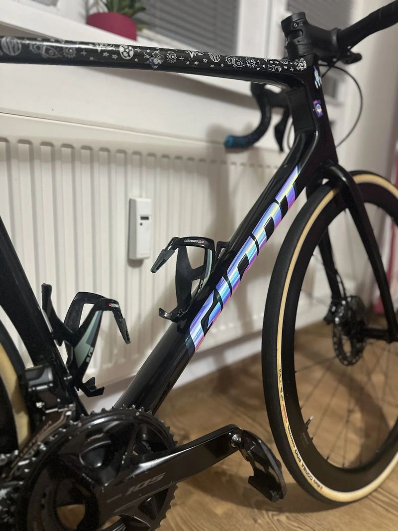 Giant TCR Advanced Pro 2 Disc, předěláno 5/2023 na 105/Ultegra di2
