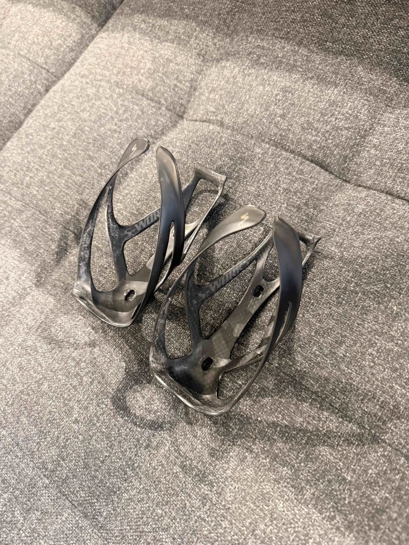 Karbonové košíky S-Works Rib cage - za za oba!!