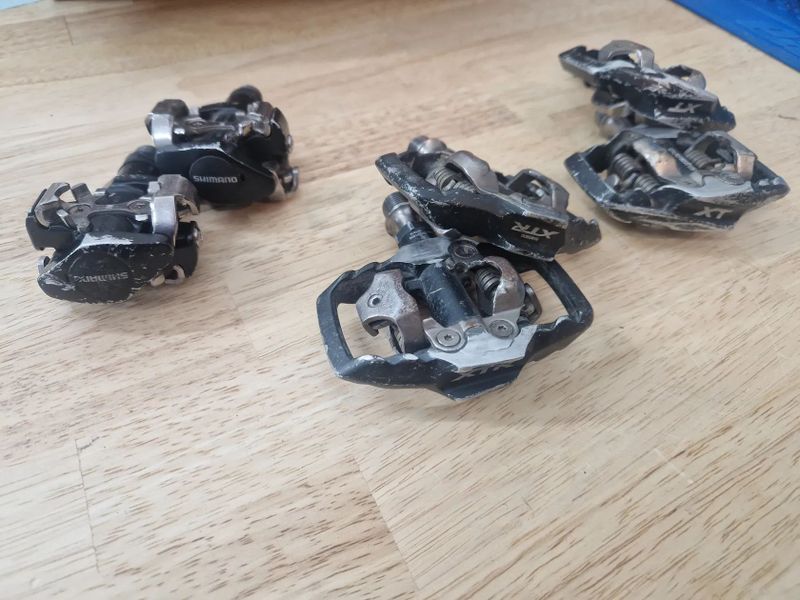 Pedaly Shimano XTR a XT a obyc