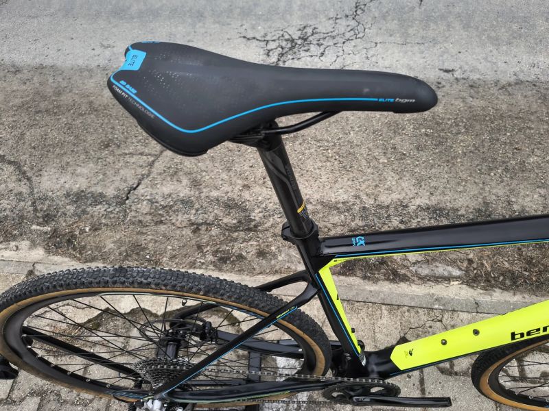 KARBONOVÉ GRAVEL KOLO .,.PC : 70 000 Kč ,JAKO NOVÉ