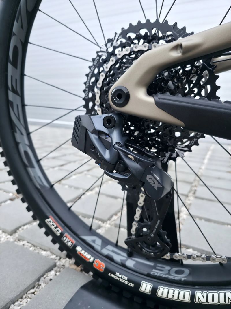 Santa Cruz 5010 C V5 2023 Mullet 29/27,5" – velikost M / SRAM GX Eagle AXS / RockShox Pike / Top 