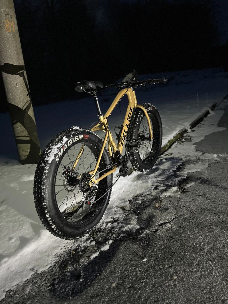 Fatbike Helliot - tlusté kolo / široké pláště - Zlatý