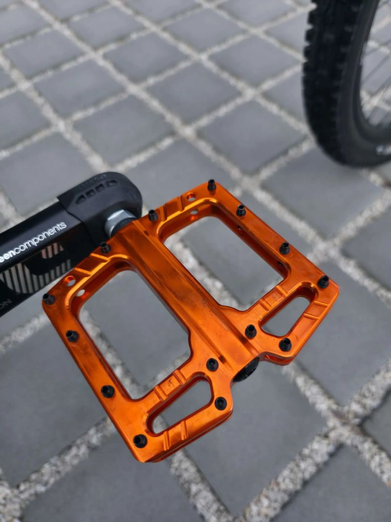 Downhill kolo YT Industries Tues CF Pro Race Carbon 27.5" velikost L (M) / Karbonová kola E13 / Top