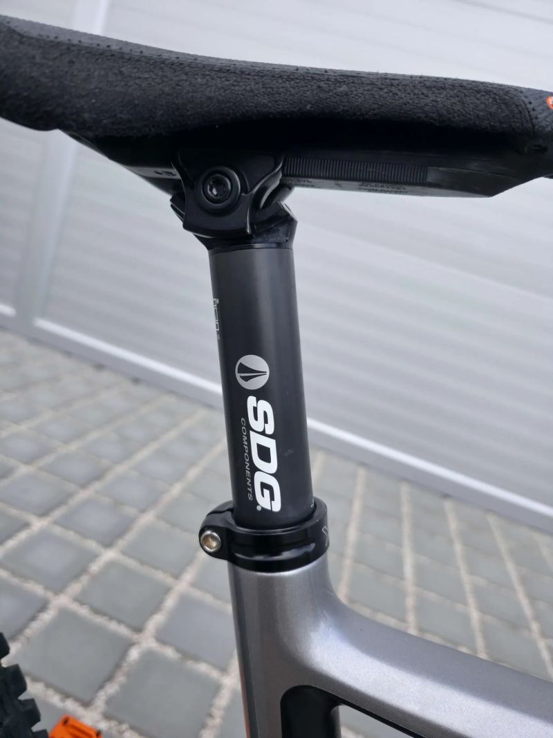 Downhill kolo YT Industries Tues CF Pro Race Carbon 27.5" velikost L (M) / Karbonová kola E13 / Top