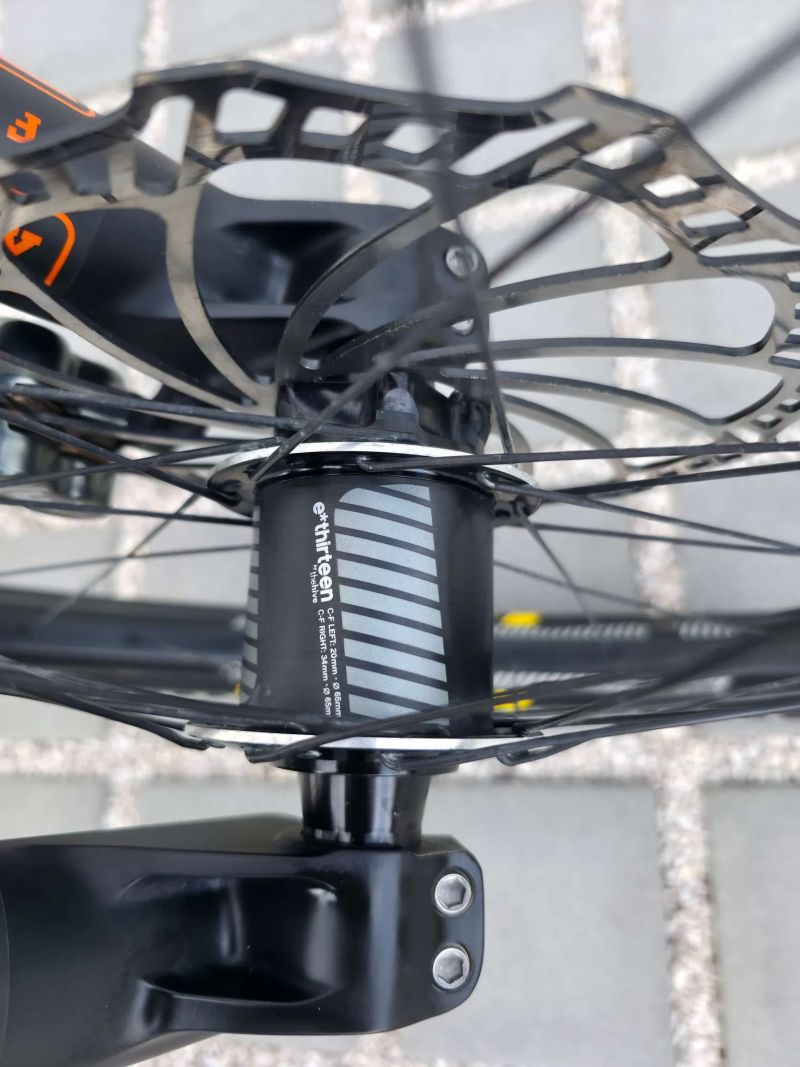 Downhill kolo YT Industries Tues CF Pro Race Carbon 27.5" velikost L (M) / Karbonová kola E13 / Top