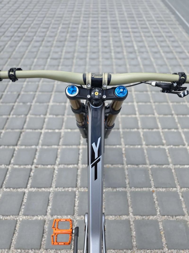 Downhill kolo YT Industries Tues CF Pro Race Carbon 27.5" velikost L (M) / Karbonová kola E13 / Top