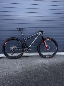 Prodám/vyměním rámovou sadu Trek Supercaliber SLR Gen 2 flight attendant vel. L