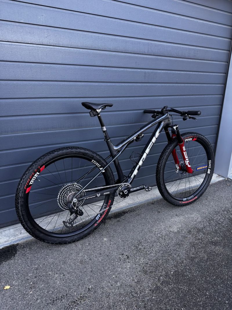 Prodám/vyměním rámovou sadu Trek Supercaliber SLR Gen 2 flight attendant vel. L