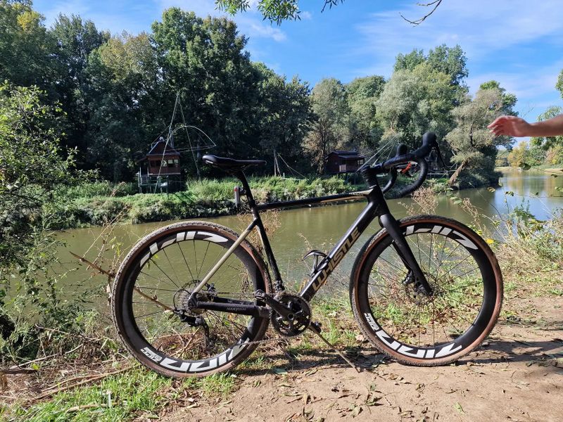 Whistle KIOWA GRX400 + ZIPP 303 