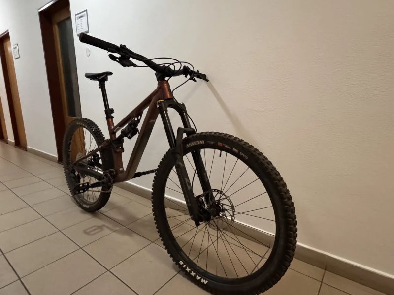 Merida ONE-SIXTY – enduro kolo, koupeno 2024, málo jeté