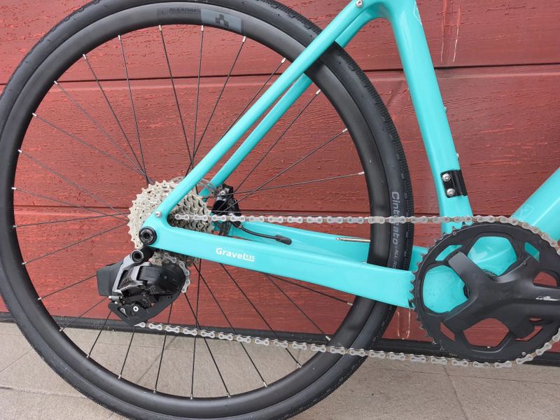 Karbonový gravel BXT , rival AXS, 54