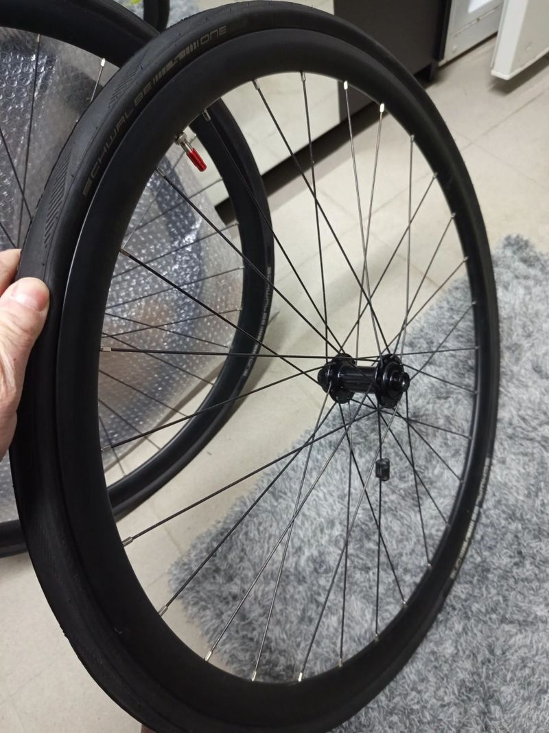 Zapletená kola+pláště 