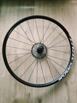 Zapletené kolo Mavic Crossmax 29