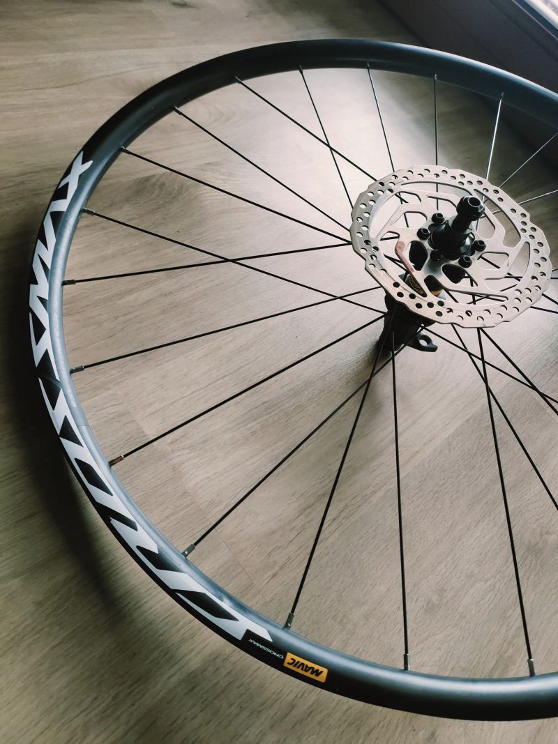 Zapletené kolo Mavic Crossmax 29