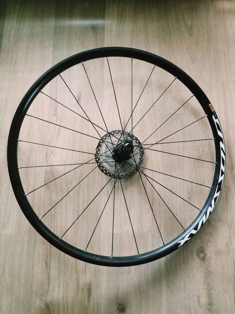 Zapletené kolo Mavic Crossmax 29