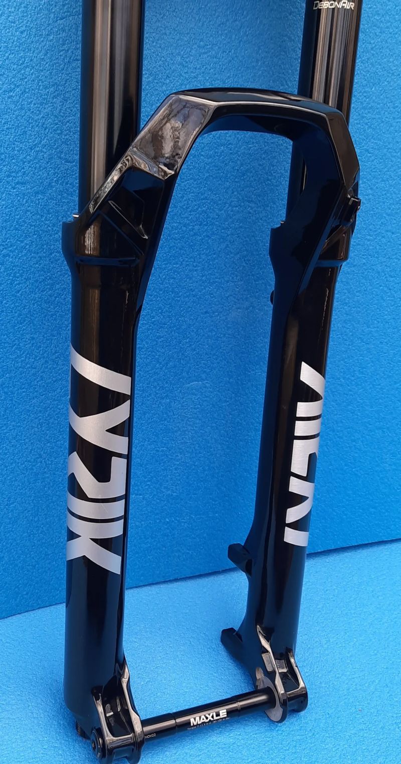 Vidlice RockShox Lyrik Ultimate Charger 3 RC2 (140mm)