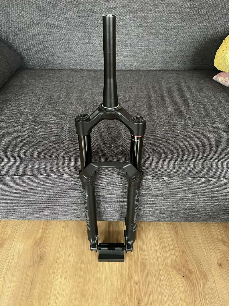 Zánovní vidlice 29" Rock Shox Lyrik Select RC, Boost, 150 mm, sloupek 19 cm