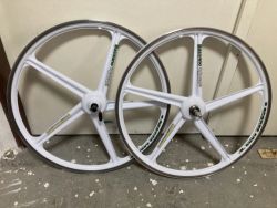 Loukoťová kola BASSANO GRIMECA 26"