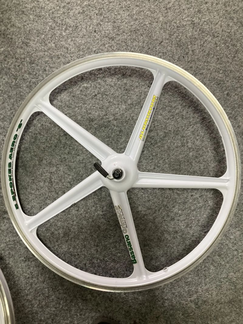 Loukoťová kola BASSANO GRIMECA 26"