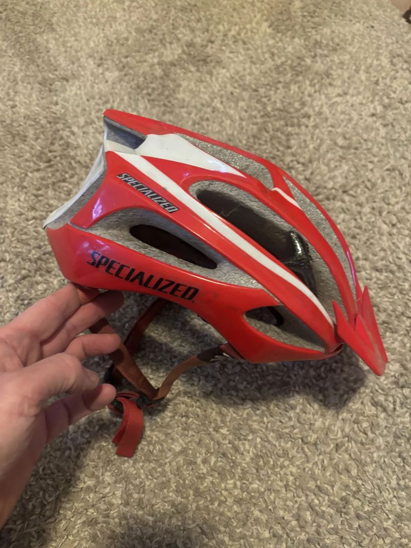 MTB přilby na kolo Specialized a Rudy Project