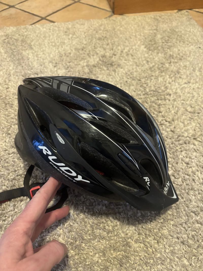 MTB přilby na kolo Specialized a Rudy Project