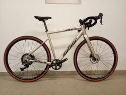 Author Aura XR7 vel. 52