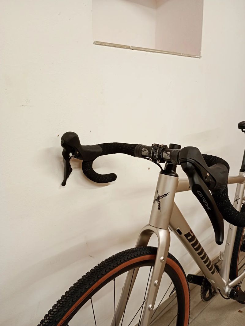 Author Aura XR7 vel. 52