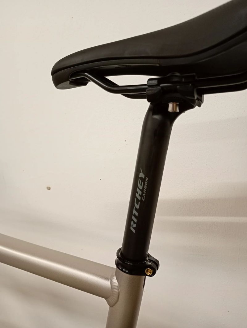 Author Aura XR7 vel. 52