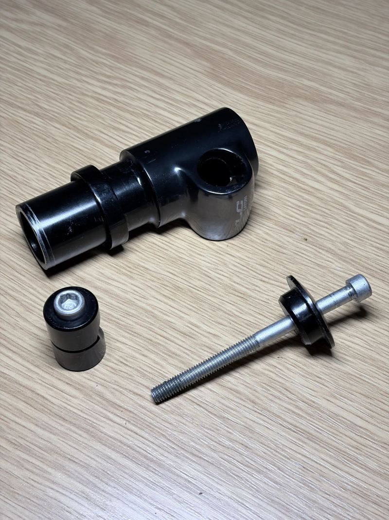 Adaptér sloupku hlavového složení XLC