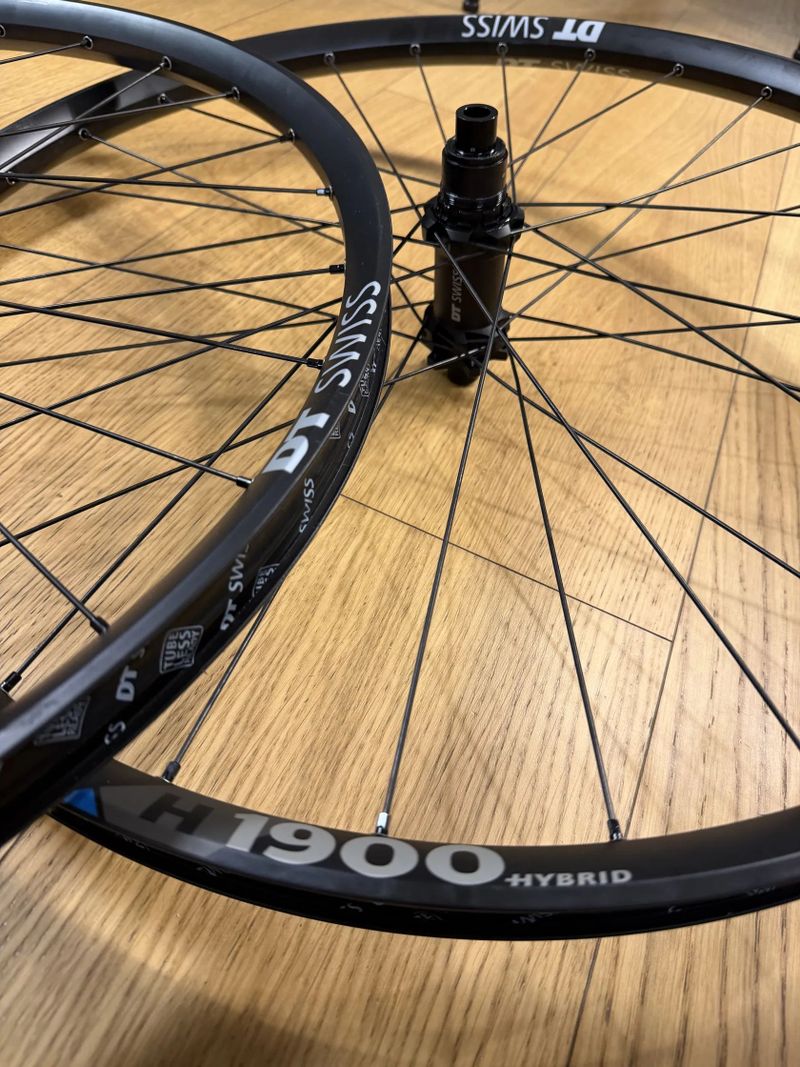 nová zapletená kola DT Swiss H1900 29”