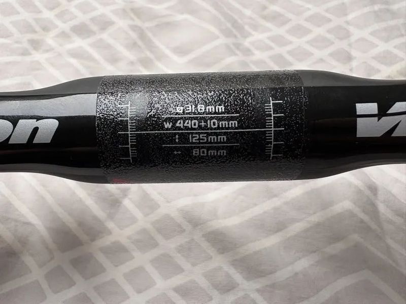 Řidítka Vision TRIMAX CARBON AERO (42,8 cm)