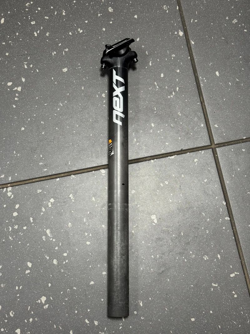 Karbonová sedlovka RaceFace Next 30,9 x 400mm