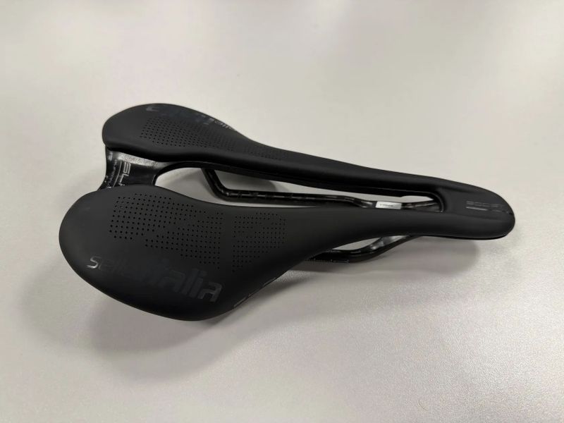 Sedlo Selle Italia SLR Superboost karbonio L3