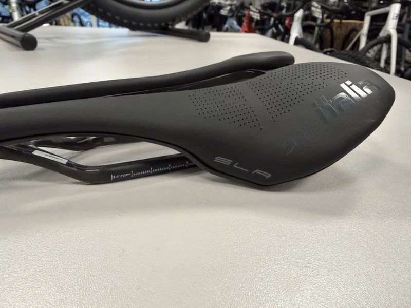 Sedlo Selle Italia SLR Superboost karbonio L3