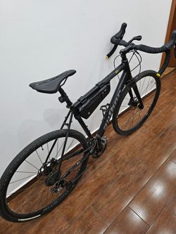 Author Gravel kolo Aura XR6 2023 54 WNDD06456 včetně trenažéru Tacx