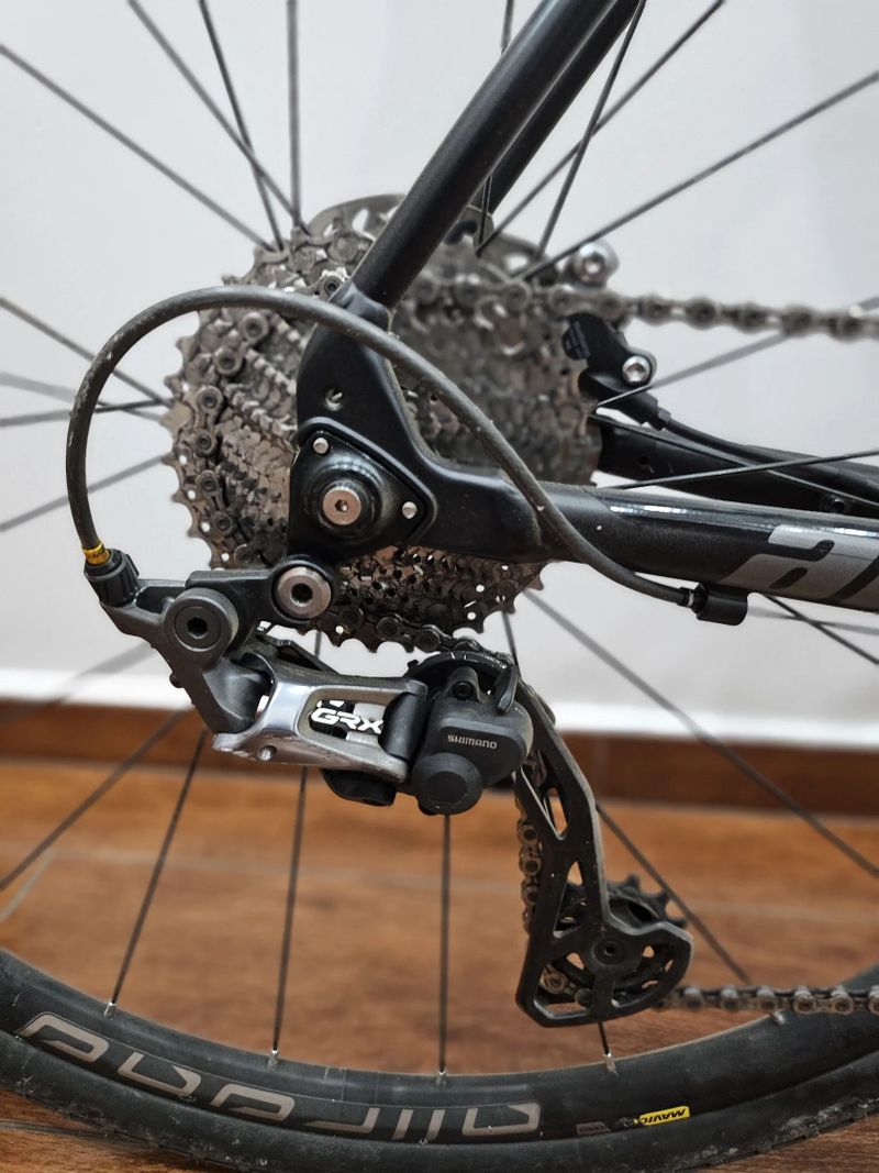 Author Gravel kolo Aura XR6 2023 54 WNDD06456 včetně trenažéru Tacx