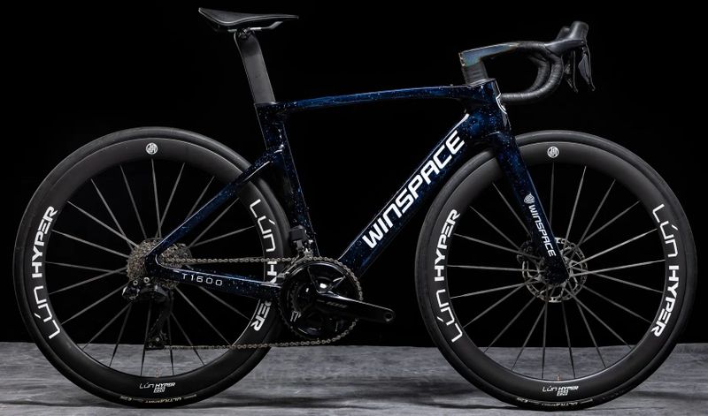 Winspace T1600 Shimano Utegra Di2, celokarbon