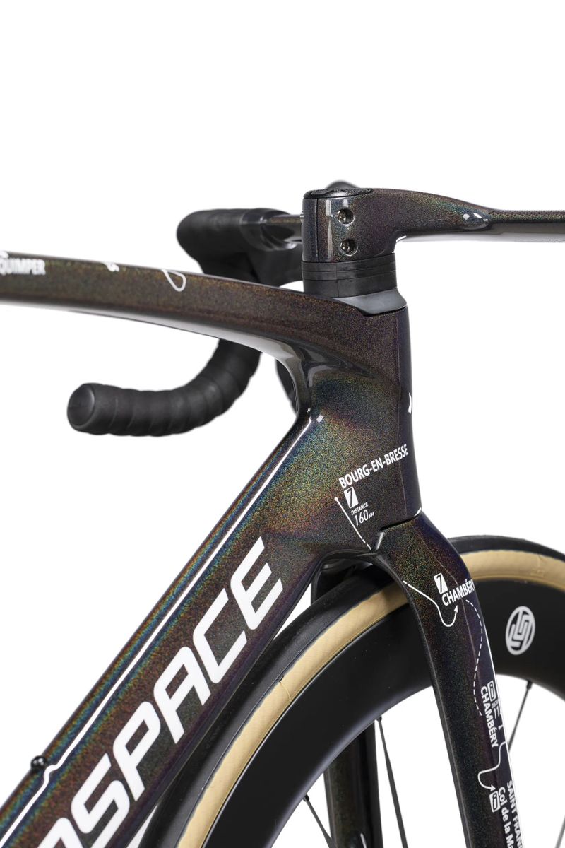 Winspace T1600 Shimano Utegra Di2, celokarbon